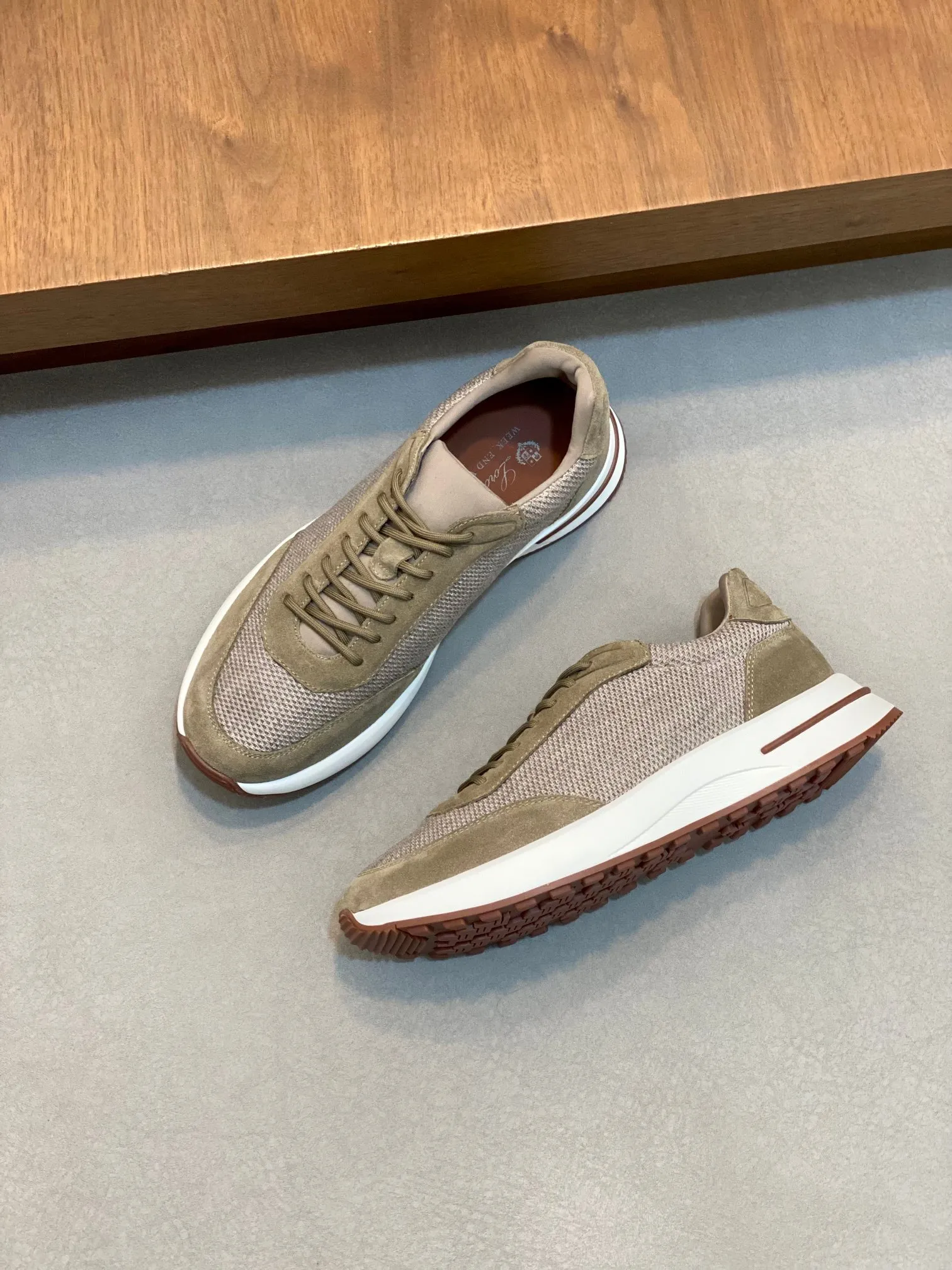Factory price: 480💰 Loro Piana - Classic casual shoes, men's lace-up casual shoes and sneakers, high-quality lightweight and comfortable fabrics, suitable for outdoor leisure, the color scheme is young and energetic, and it looks great with sportswear or casual suits! Code number: 38-44 (45, 46, can be customized)
